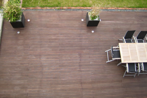 Abb. Terrasse in IPE
