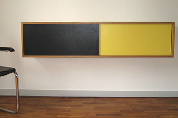 Abb. Sideboard wandhängend